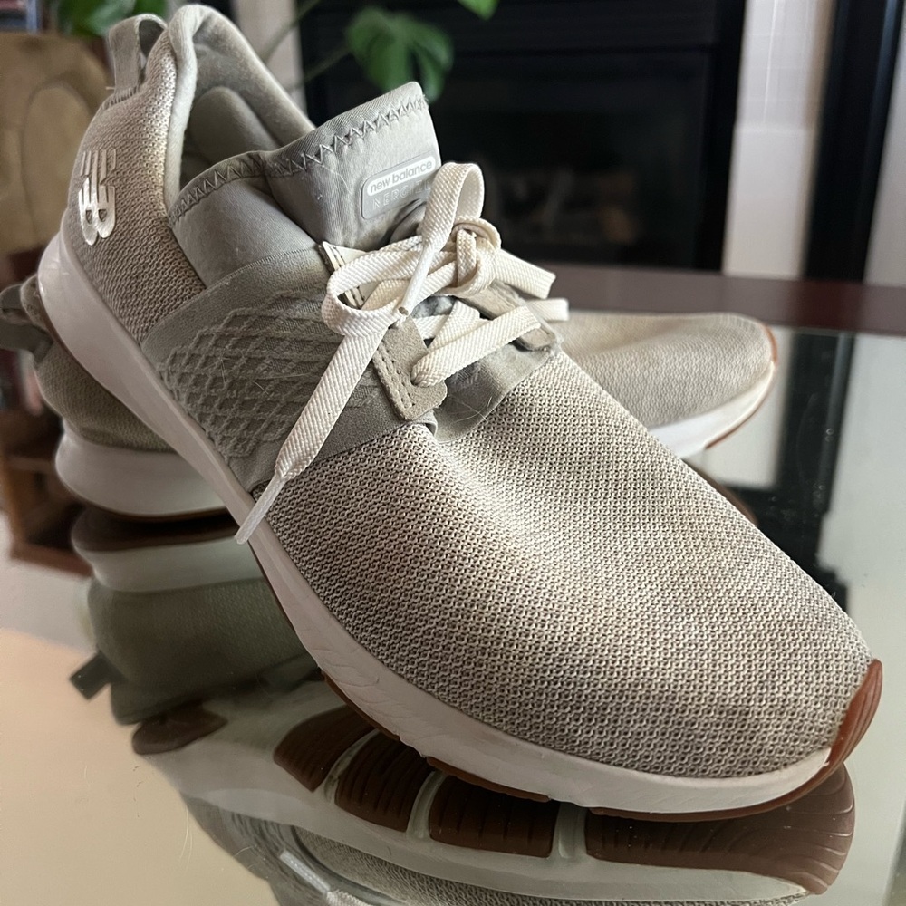 New Balance - Women’s Dynasoft Gray & White with gummy soles size 10.  GUC